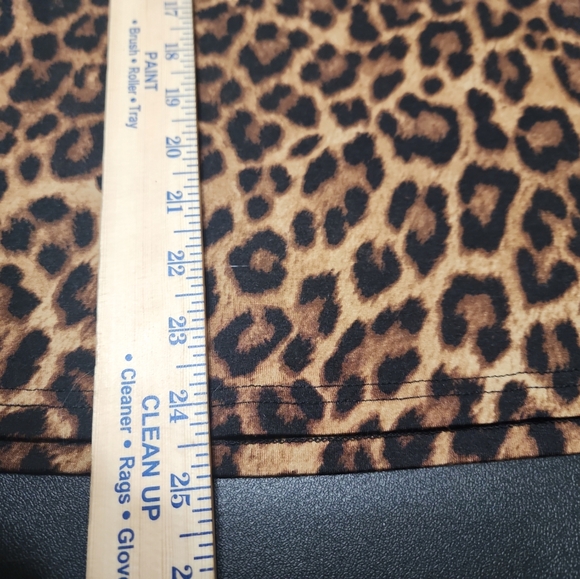 NWT Buffalo Med women's top Blouse animal print cold shoulder cap sleeve - Picture 10 of 10